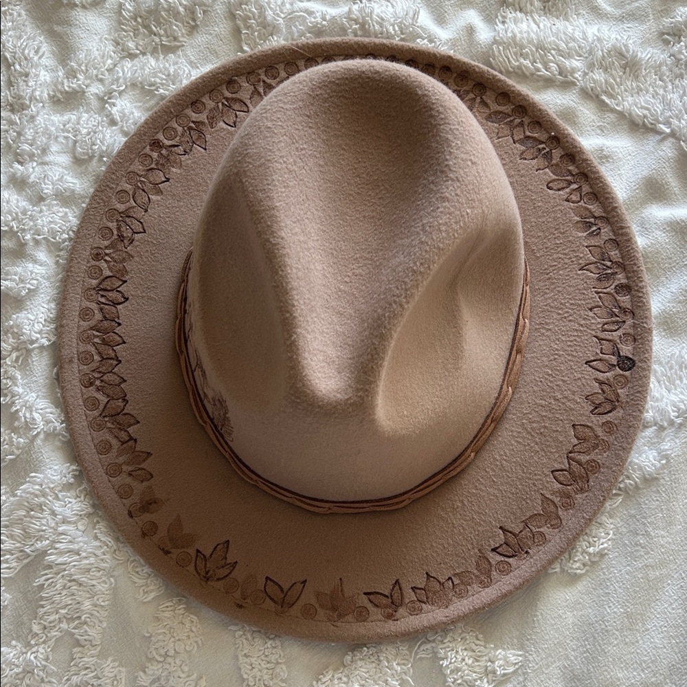 Tan Wide Brim Hat with Leaf Design